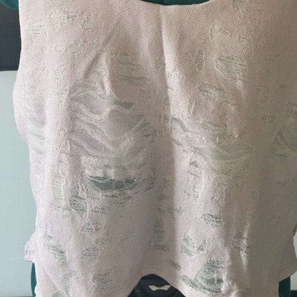 Alo pink tank size medium - Picture 3 of 7